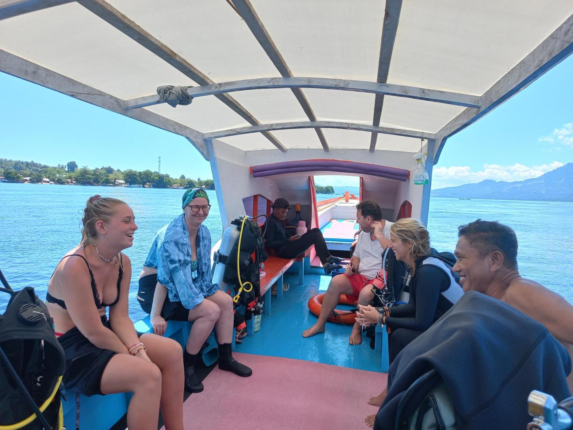 4 Sisters Divers Bunaken Exteriör bild