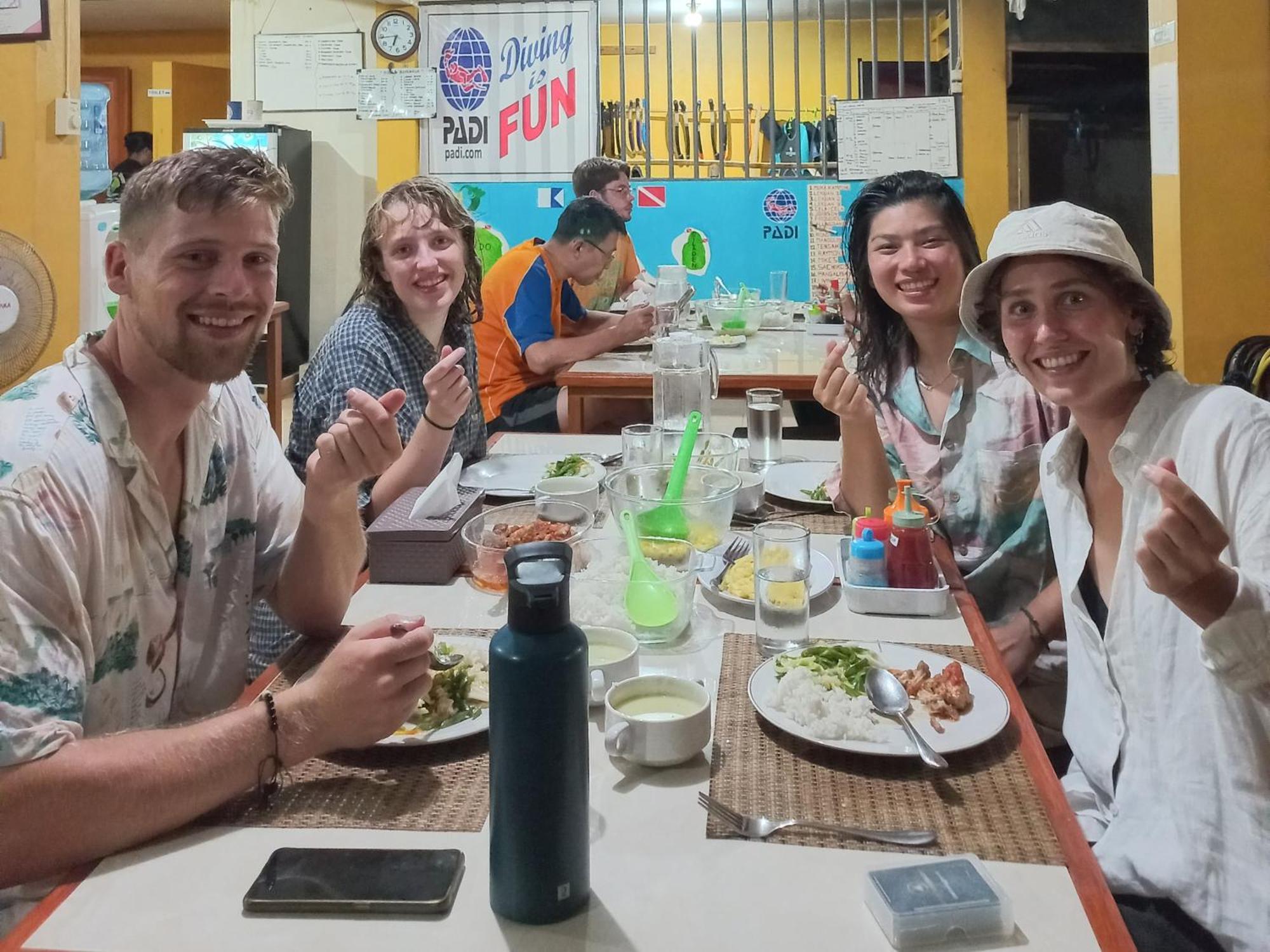 4 Sisters Divers Bunaken Exteriör bild