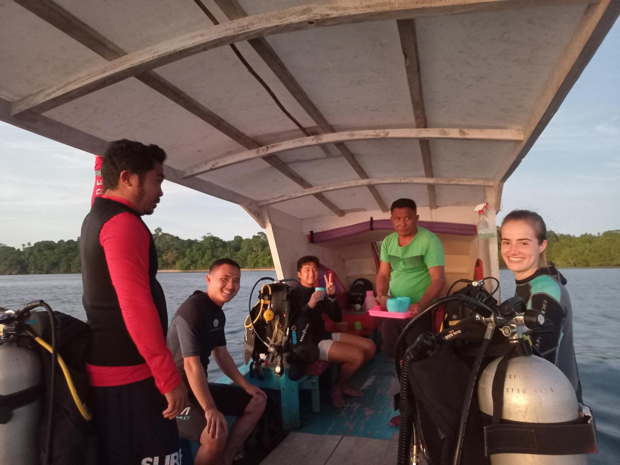 4 Sisters Divers Bunaken Exteriör bild