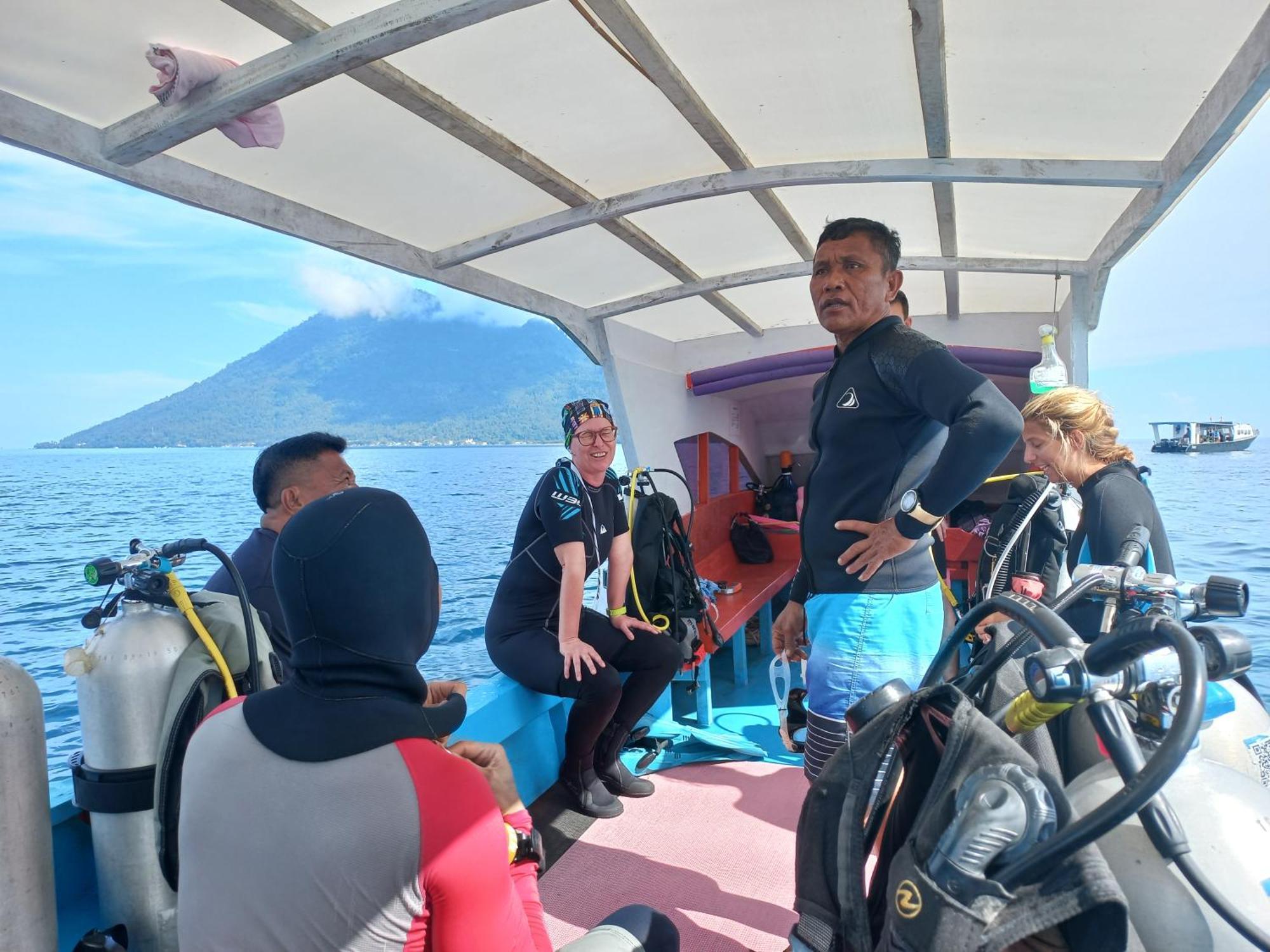 4 Sisters Divers Bunaken Exteriör bild