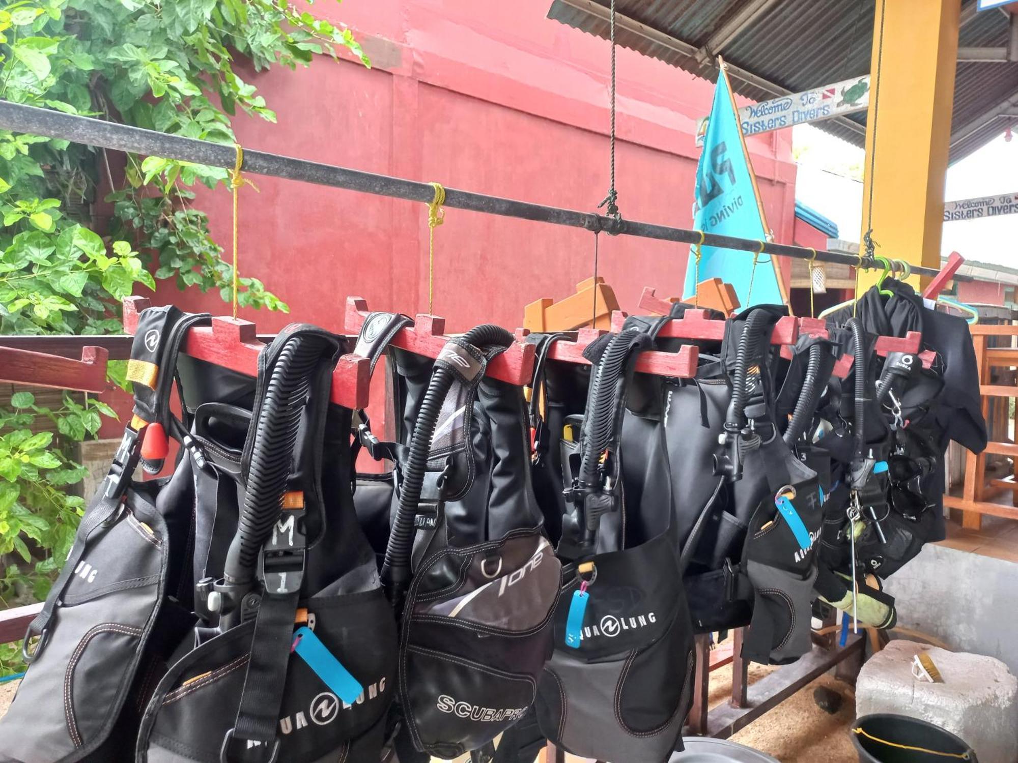 4 Sisters Divers Bunaken Exteriör bild