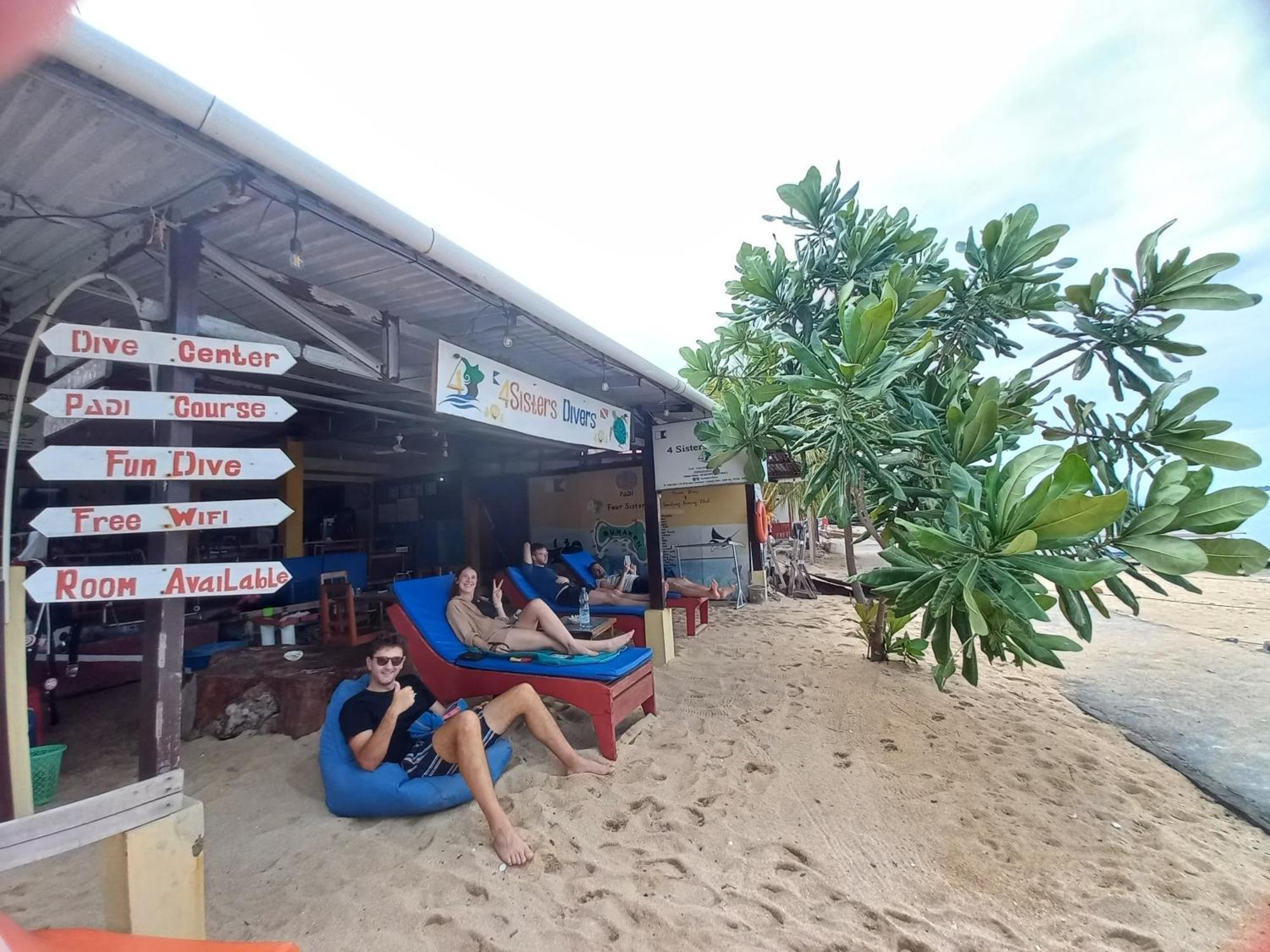 4 Sisters Divers Bunaken Exteriör bild