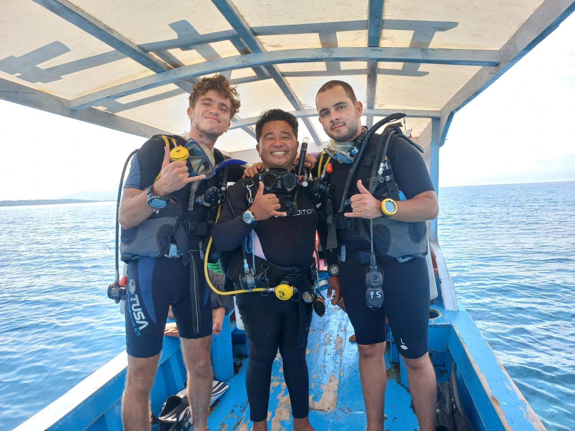 4 Sisters Divers Bunaken Exteriör bild