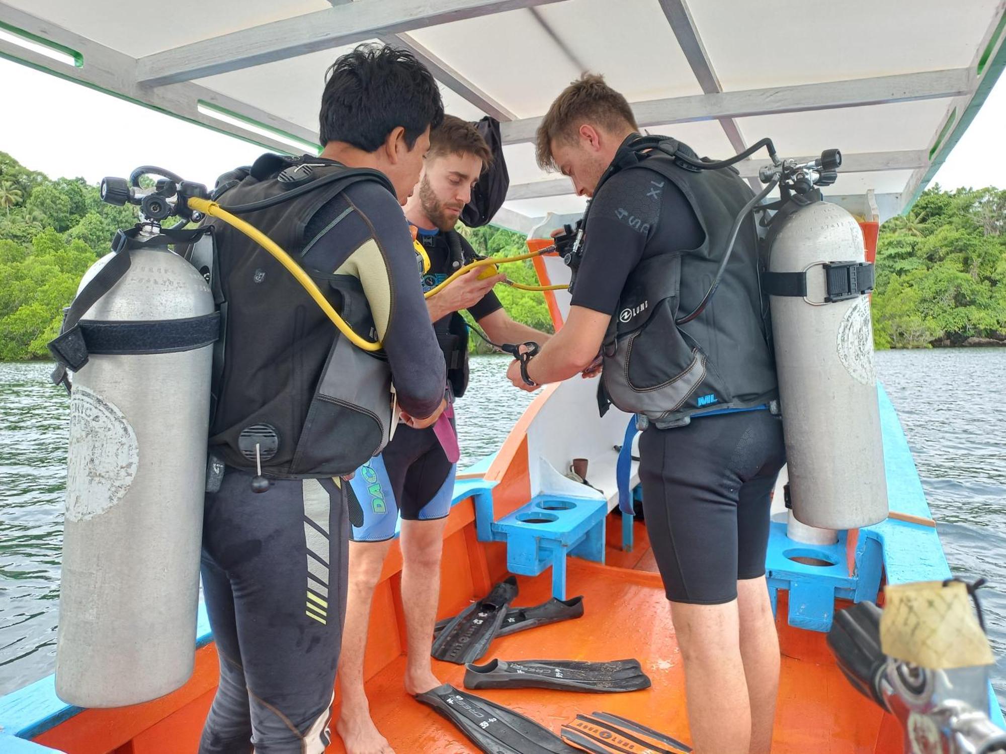 4 Sisters Divers Bunaken Exteriör bild